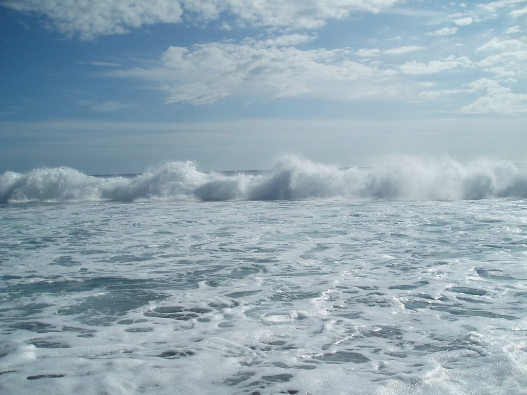 Plage de l'Etang-Salé (Ile de la Réunion) by Naru Kenji