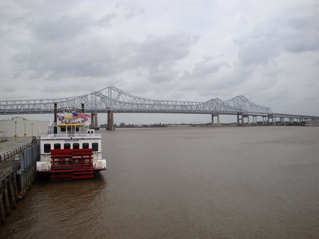 Mississipi River, New Orleans by ghiaccio68