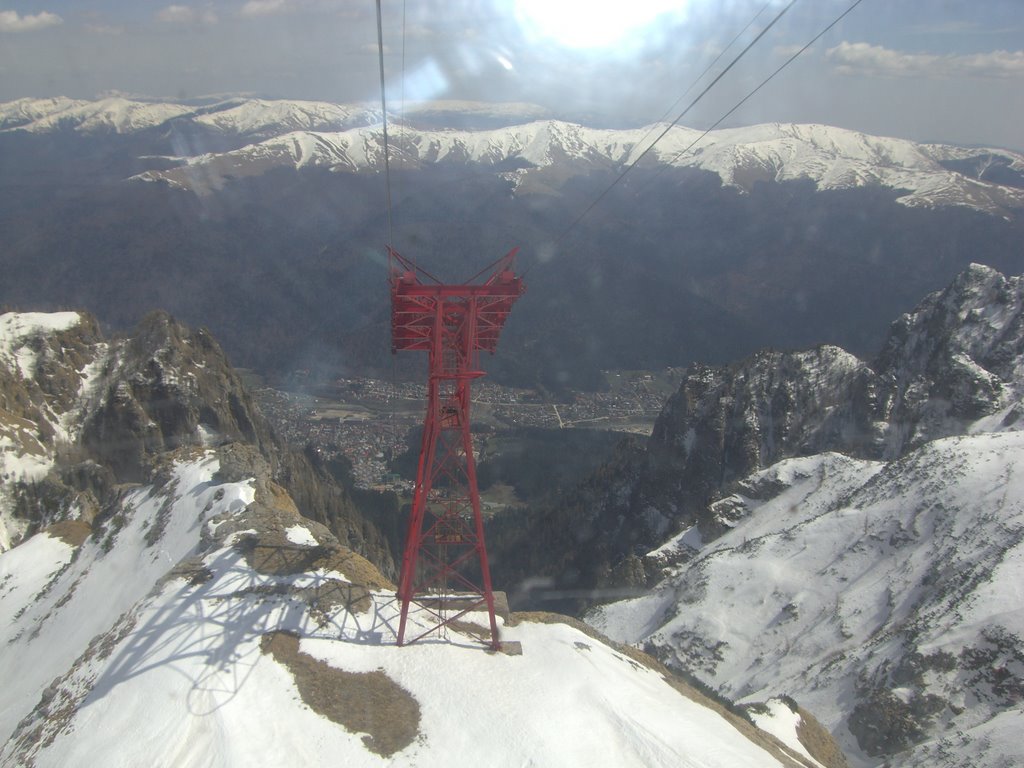 Valea Jepilor, Bușteni, România by musca.ro by www.camin-pentru-bat…