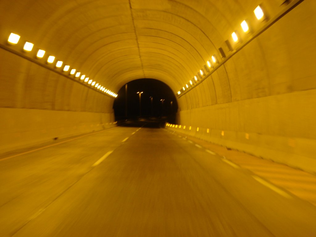 Tunel Autopista Cuernavaca-Chilpancingo by WeißeMensch