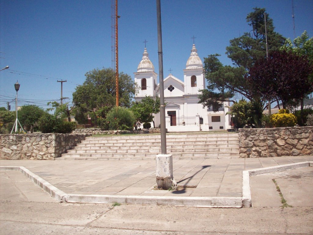 Iglesia de La Cruz by Carlos Pereyra