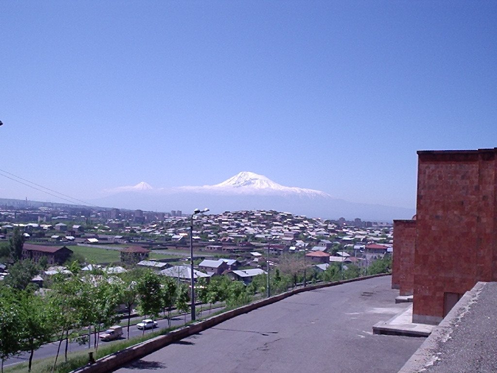 "Ararat" brandy factory, Erevan, Armenia by fnn.ru