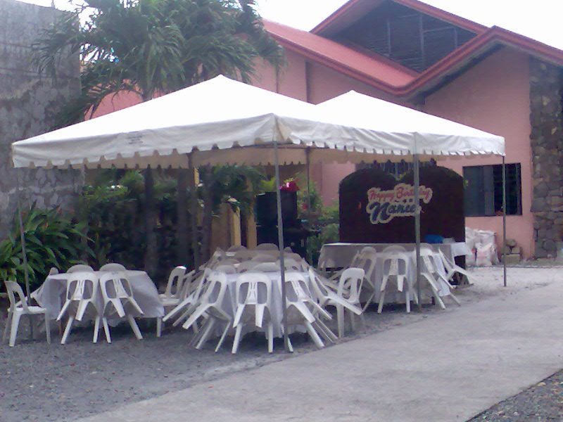 Tent at cafe ignacia by praxedesf