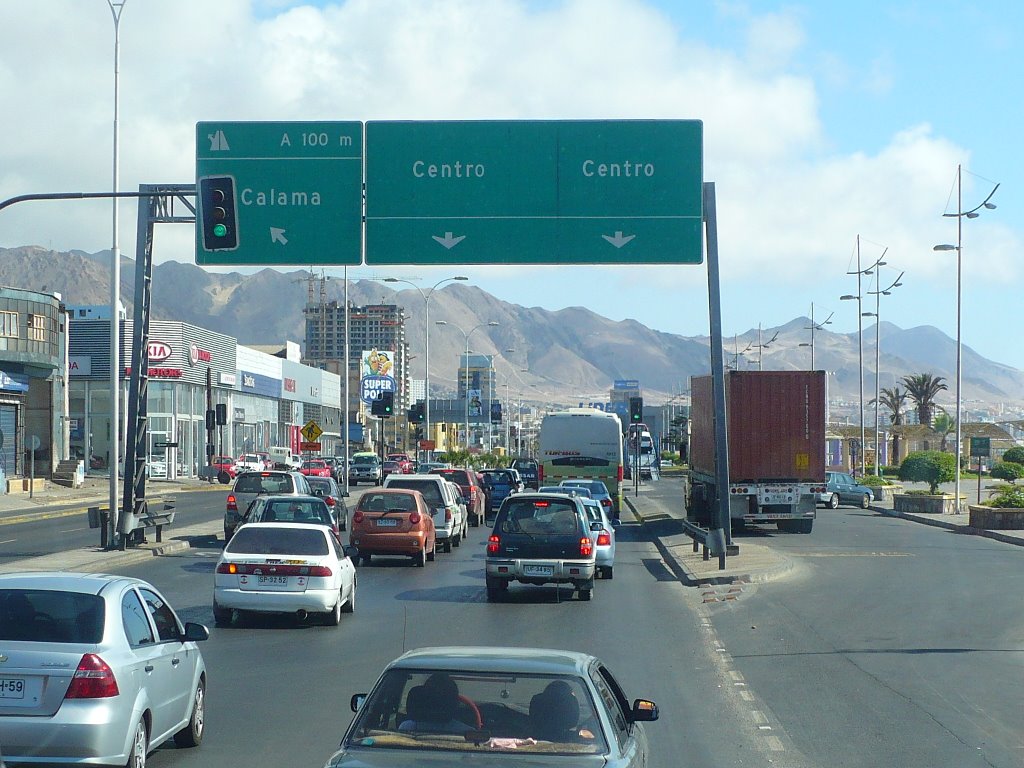 Avenida Edmundo Pérez Zujovic by Challenger Australis