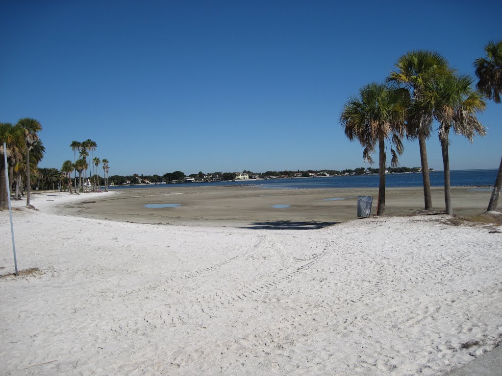 Beach at North Shore Park by Emilio74