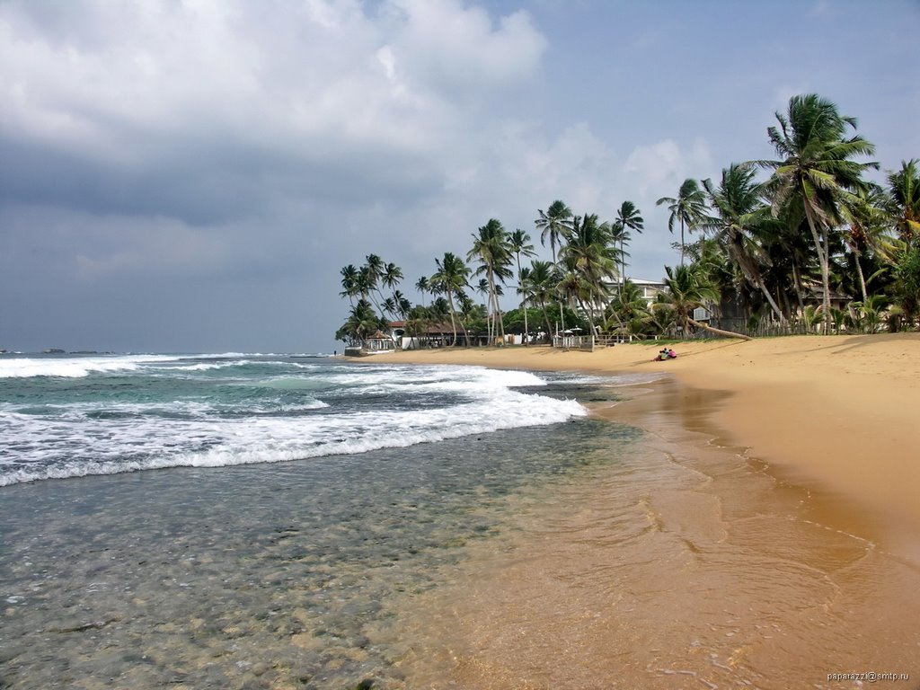 Sri Lanka Hikkaduwa Beach by paparazzistas