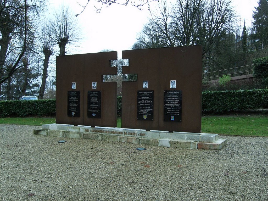 Le monument des maréchaux de France. by Pierre R.