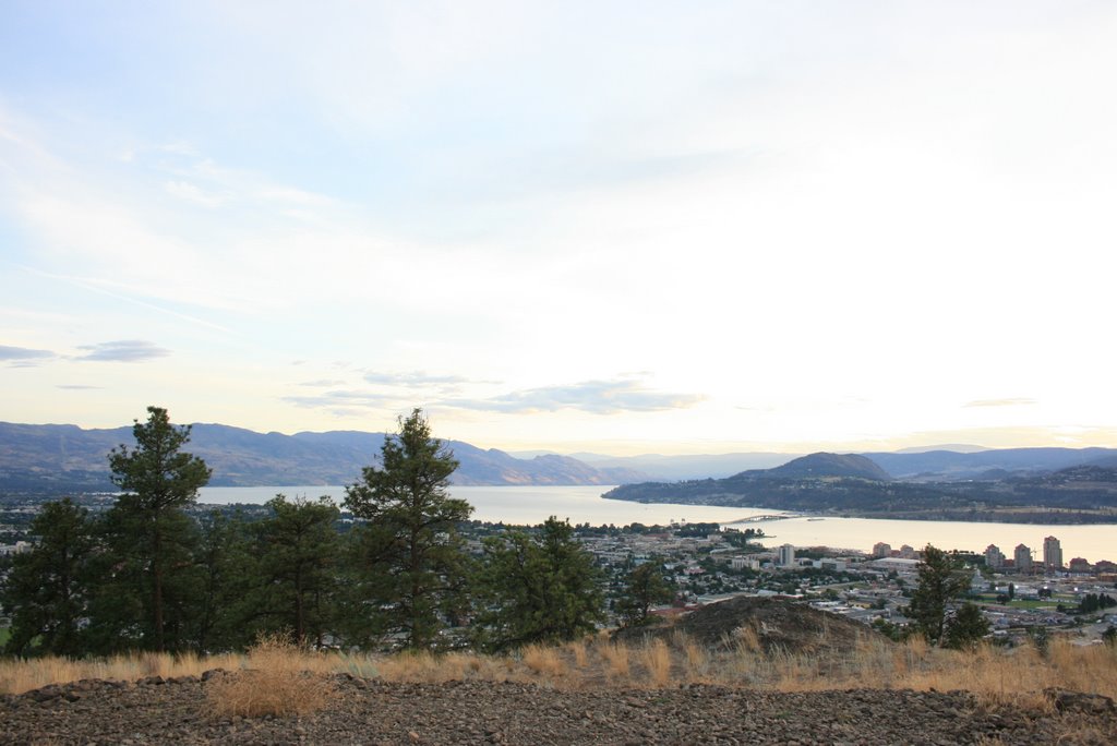 Kelowna looking Southwest by Stratepic