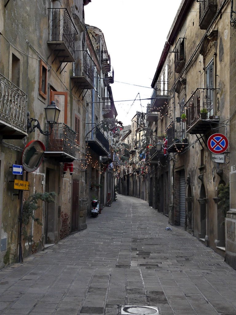 Troina, Enna. by Nicola e Pina in Sicilia