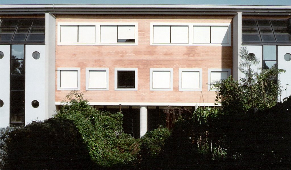 Liceo scientifico Touschek - vista ingresso by arch Germani Angelo