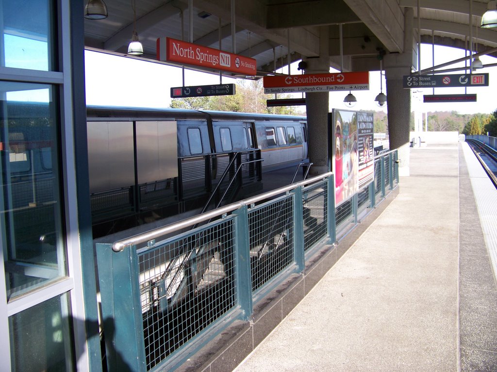 MARTA arriving - North Springs Station by GaCalDude