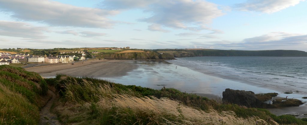 Broad Haven in Pembrokeshire by Andbag