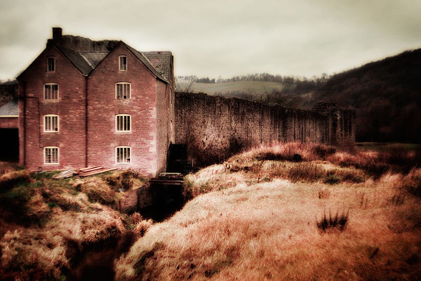 Skenfrith Castle by LSessions