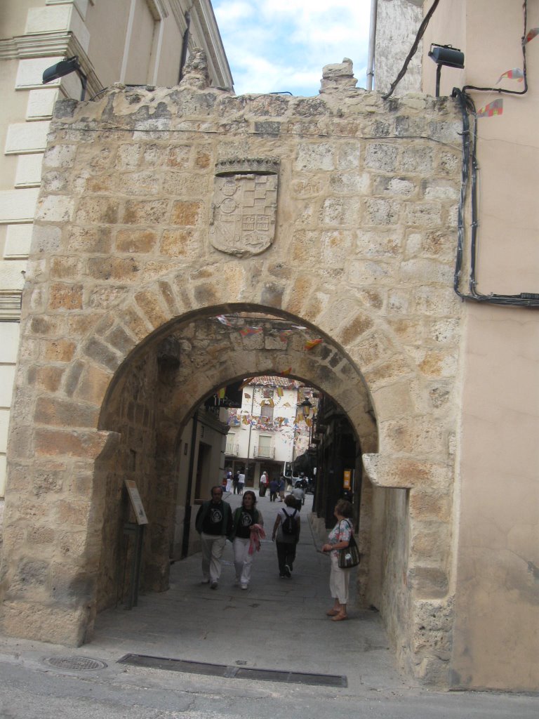 Arco. San Esteban de Gormaz by Joaquín Vilas