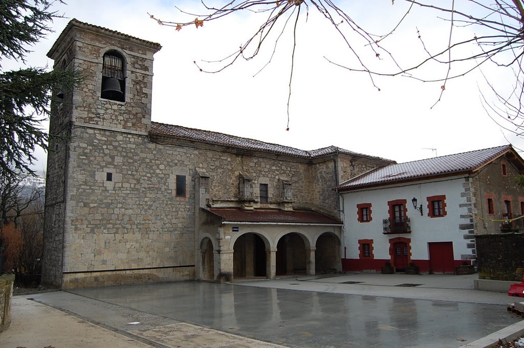 Iglesia Villanueva de Arakil (Hiriberri) by Pampluno