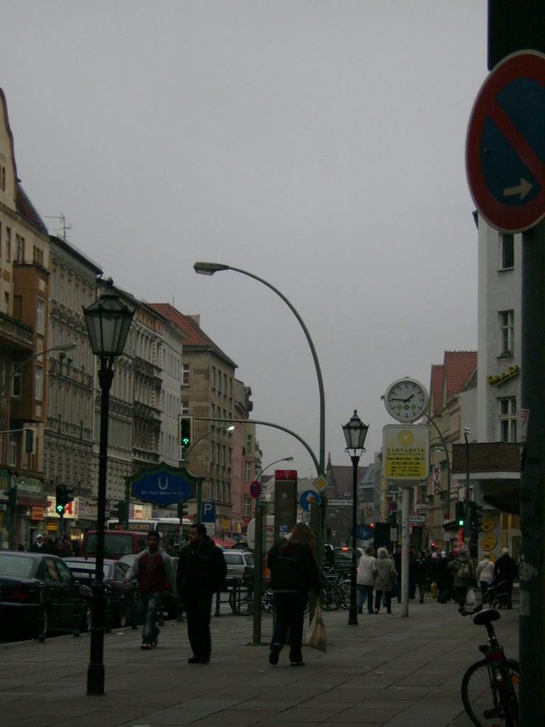 Berlin / Karlmarxstr by Efil_efil