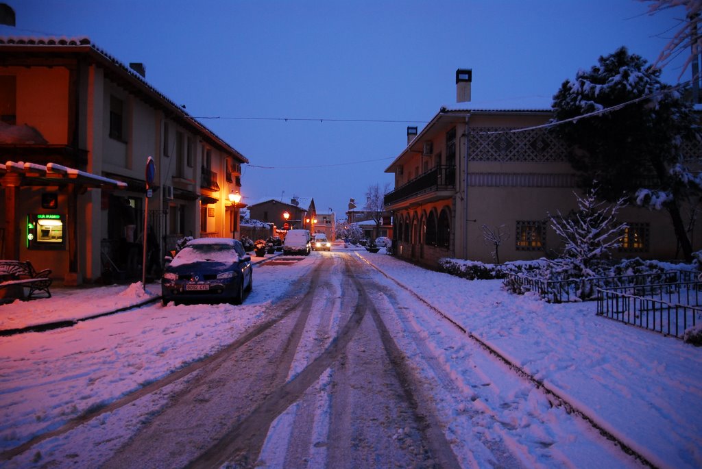 Calle Canal de Isabel II by Eduardo Carralero