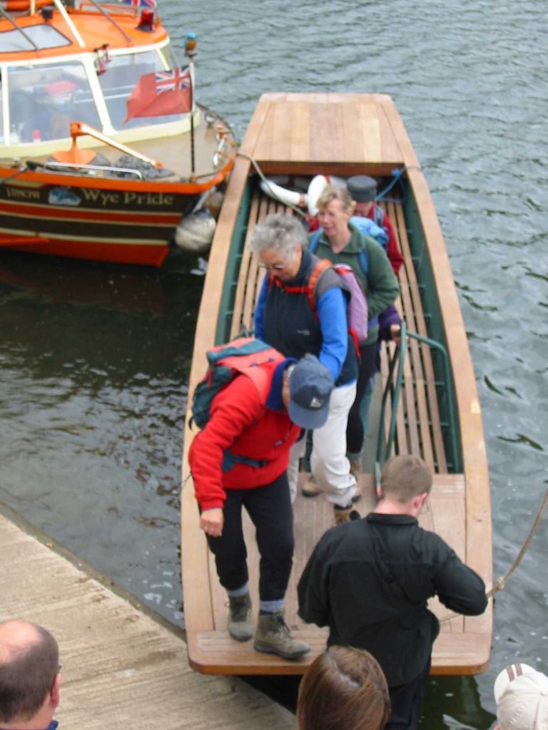 Symonds Yat ferry.4. by Pete