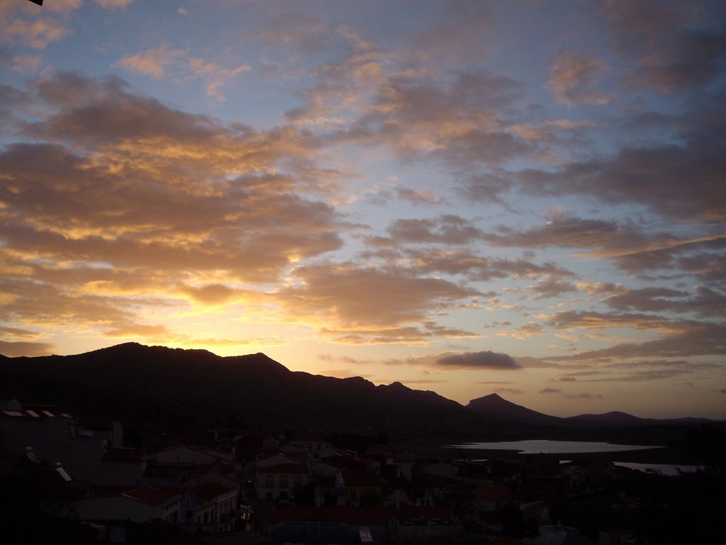 Amanecer desde mi casa by Jesulo