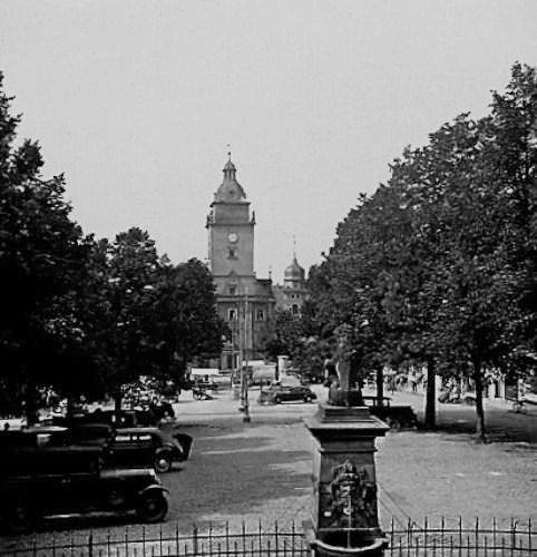 Gotha (Thüringen): 1937 der Blick zum Rathaus by dudeyberlin