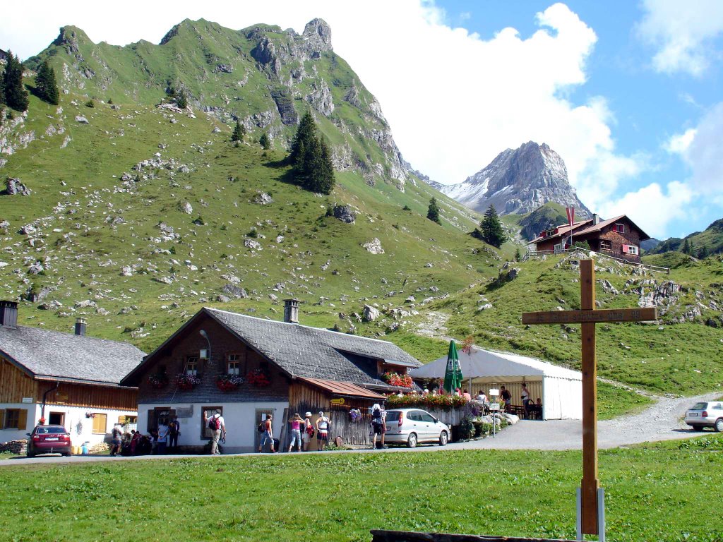 Alpe Laguz 2005 by Luc Larivière