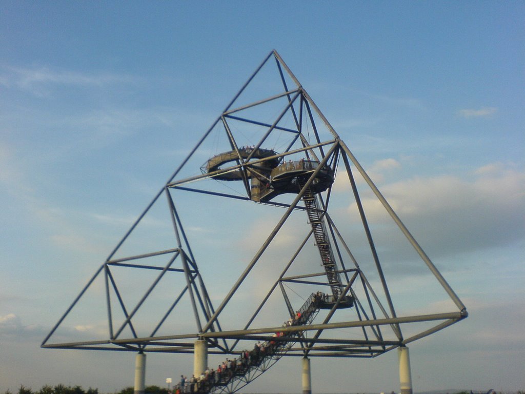 Tetraeder Bottrop by Michiberti