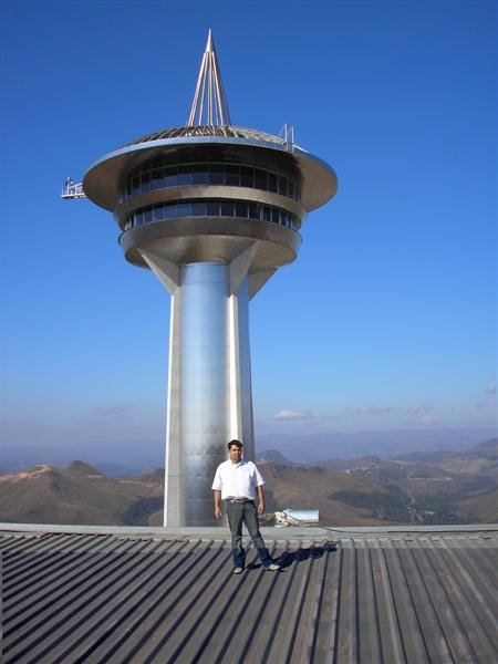 Torre Alta Vila by Claudio Eduaro Silva