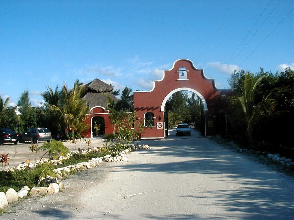 20081218-CCCXLIII-Resort entrance-Lafitte by Gabriel Antonio “Liv…