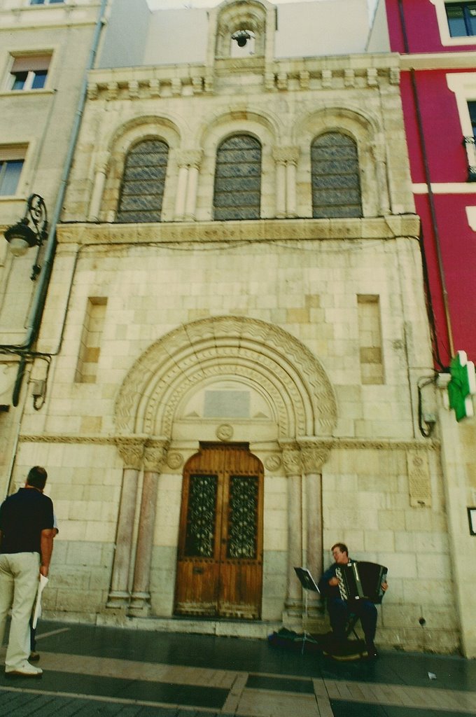 Tango de acordeón delante de la Capilla by Carmen Peña Medina