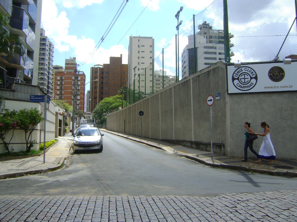 Cambui - R. Carlos Kaisel - a direita Tenis Clube de Campinas by Alexander Denarelli