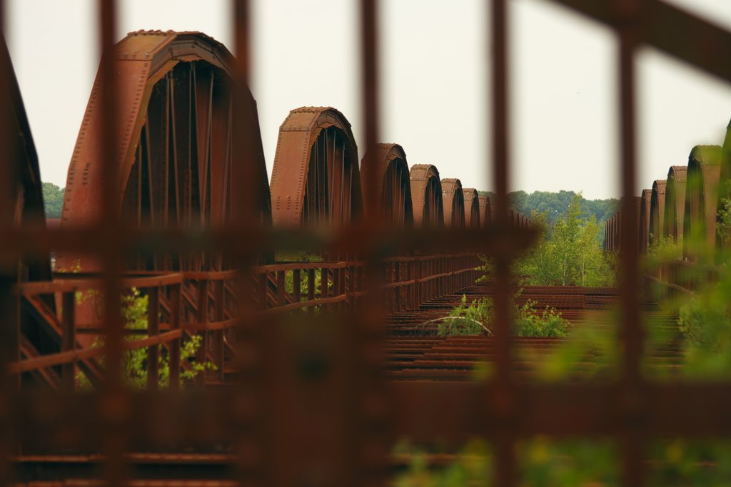 Closed Railwaybridge near Kaltenhof by Uwe Posdziech