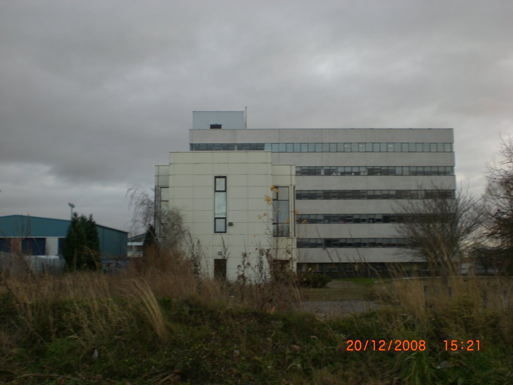 Side View of Ex-Amec Building by posborne