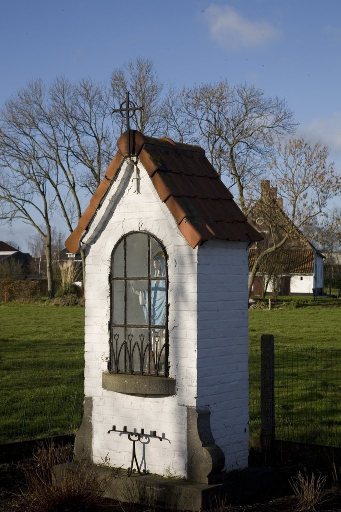 Pilaarkapelletje "O.L.Vrouw Ter Meersch" langs de Kapittelstraat te Dentergem, BE by desmet.geert