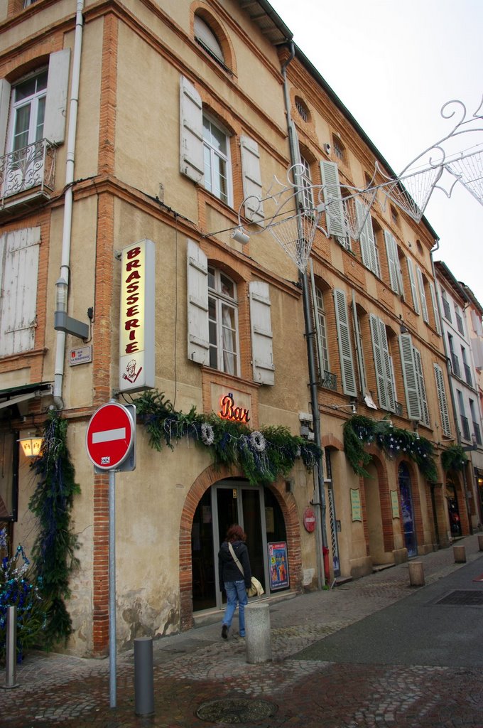 Montauban, angle des rues de la Résistance et de la Comédie by Christine Girault