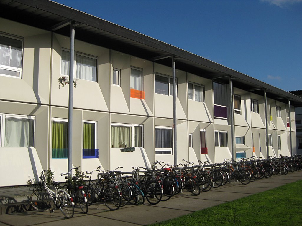 Studentenhuizen, Stavangerweg, Spaarndammerbuurt, Amsterdam by Colin Brace