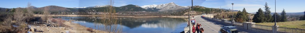 Panorámica embalse de Navacerrada by Bernardo Zalisñak