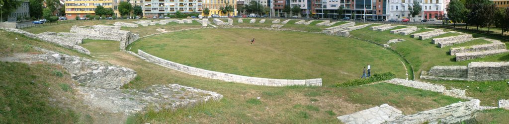 Óbuda - Amfiteátrum Panorámakép by greencherry & darthr…