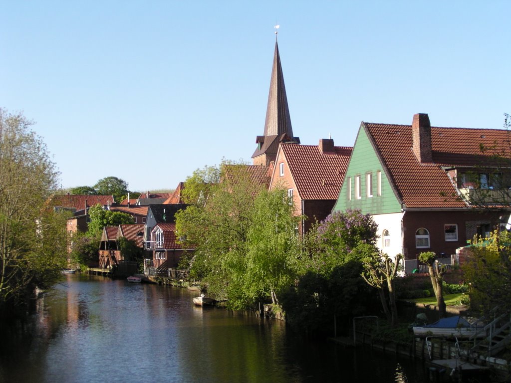 Medempartie mit Kirche in Otterndorf by hein ott