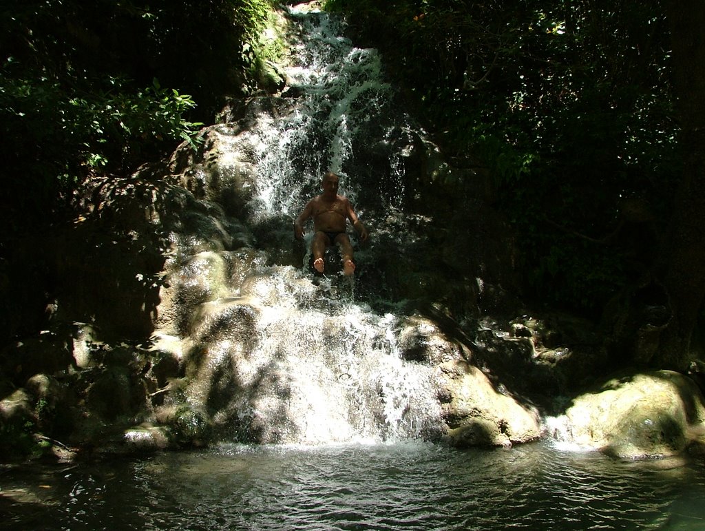 Waterfall, Turgutköy, Marmaris by Mustafa Orhon