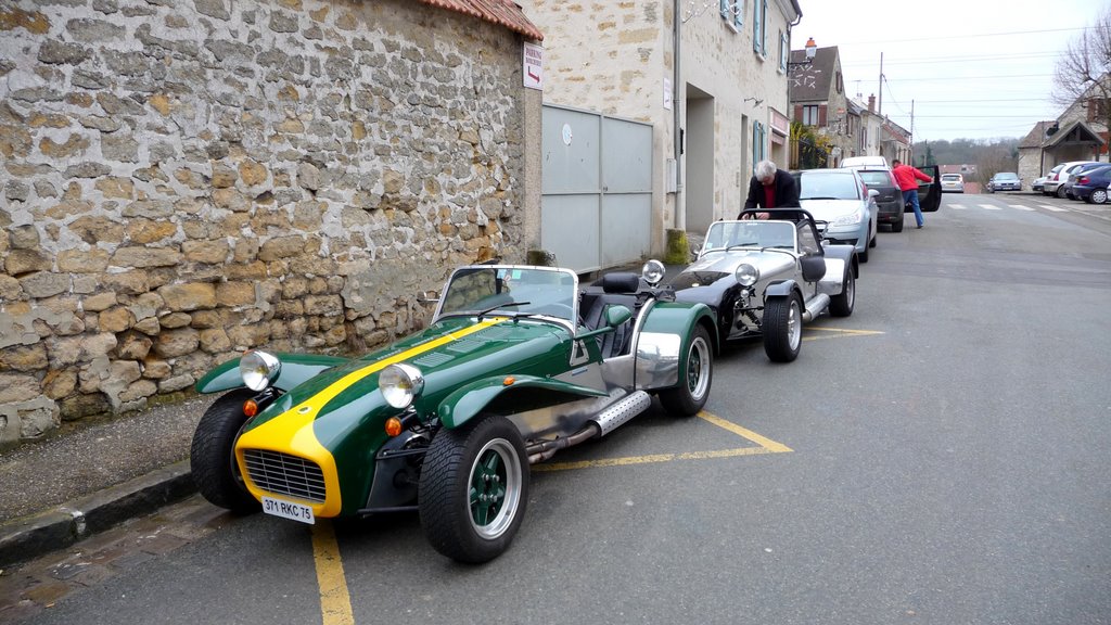 Lotus & Caterham - Meeting - Sagy - France by Patrick Lapierre