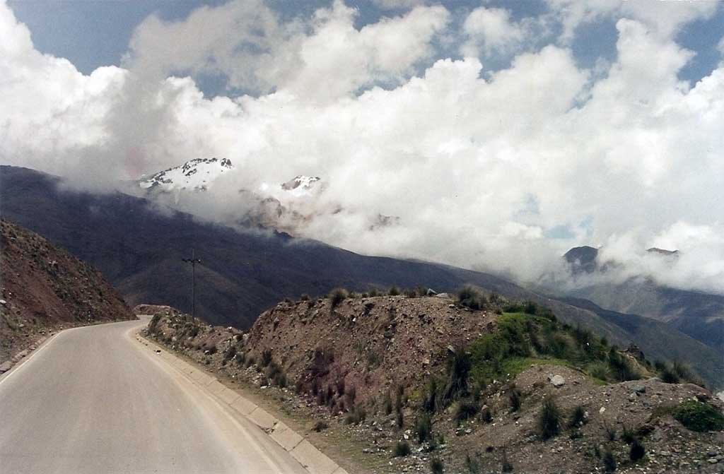 Nevados muy cerca a Ticlio by KmrojasA