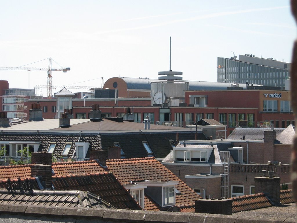 Den Bosch central station clock by geepee