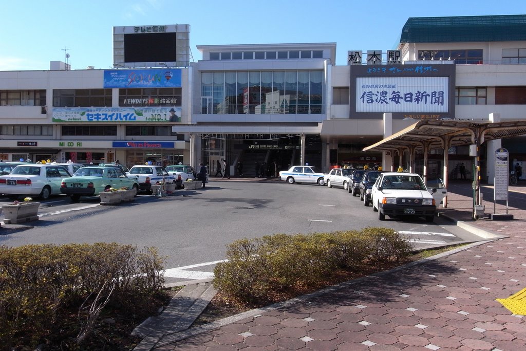 Matsumoto station by Hirugami