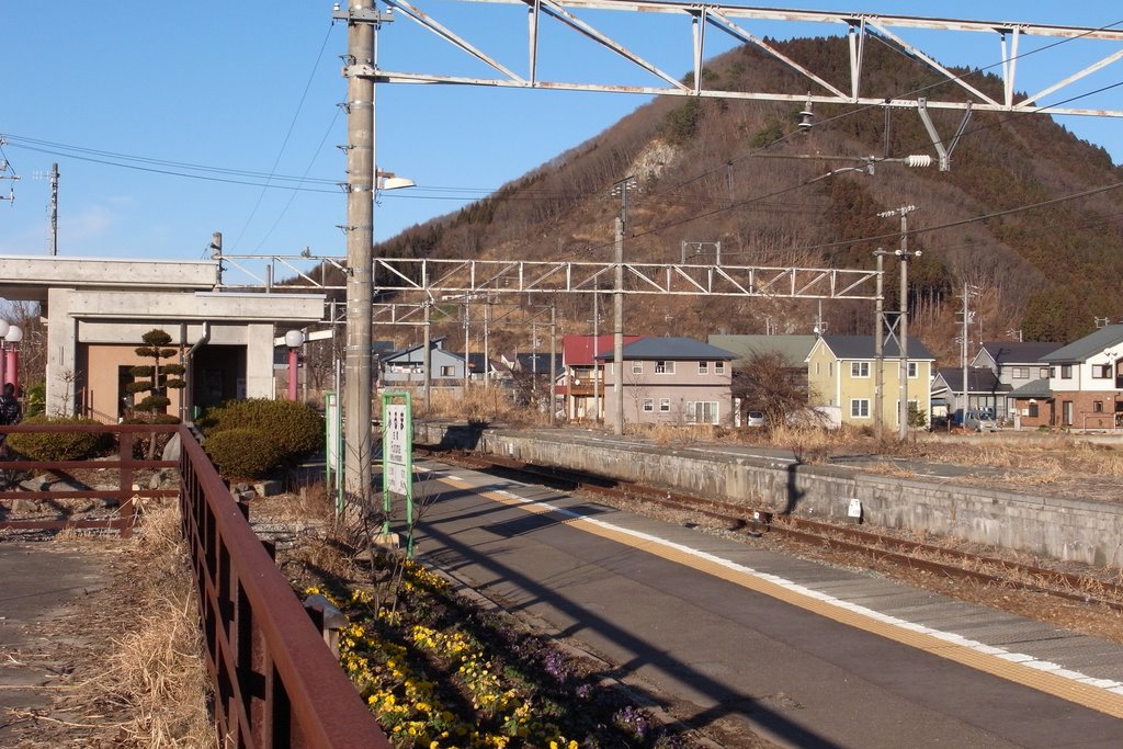 Furuma station by Hirugami