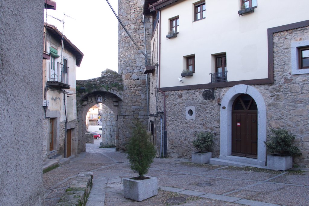 Puerta de San Ginés by José L Filpo