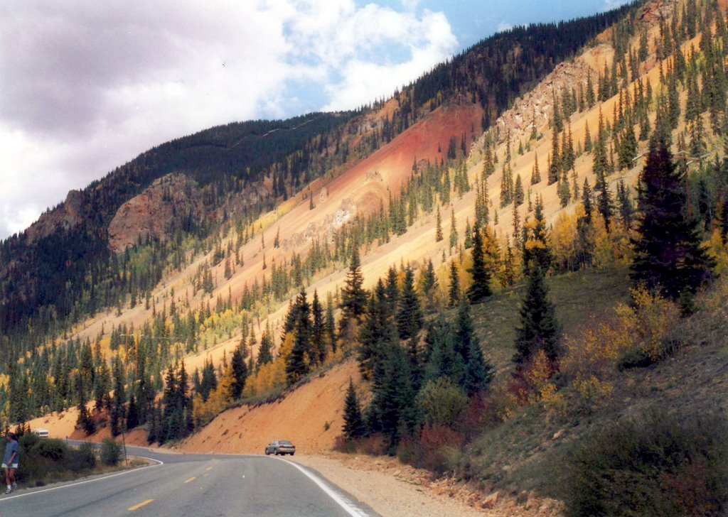 Red Mountain Pass, Colorado by Peter Connolly