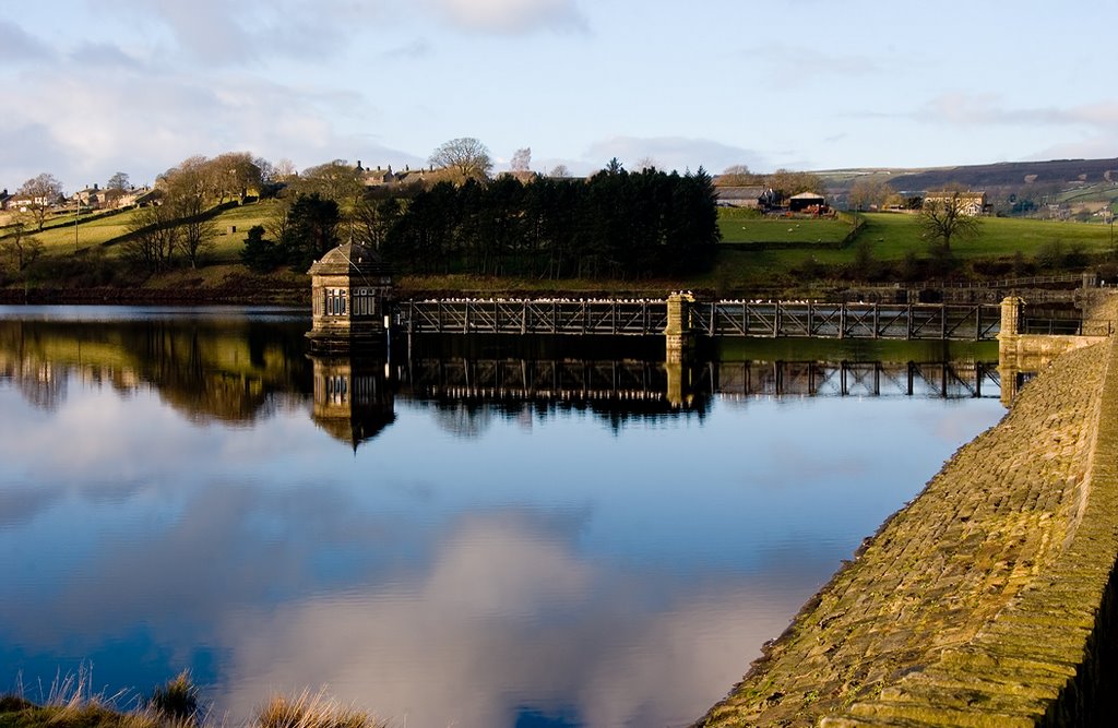 Reservoir at Stanbury by Simon Hopkinson