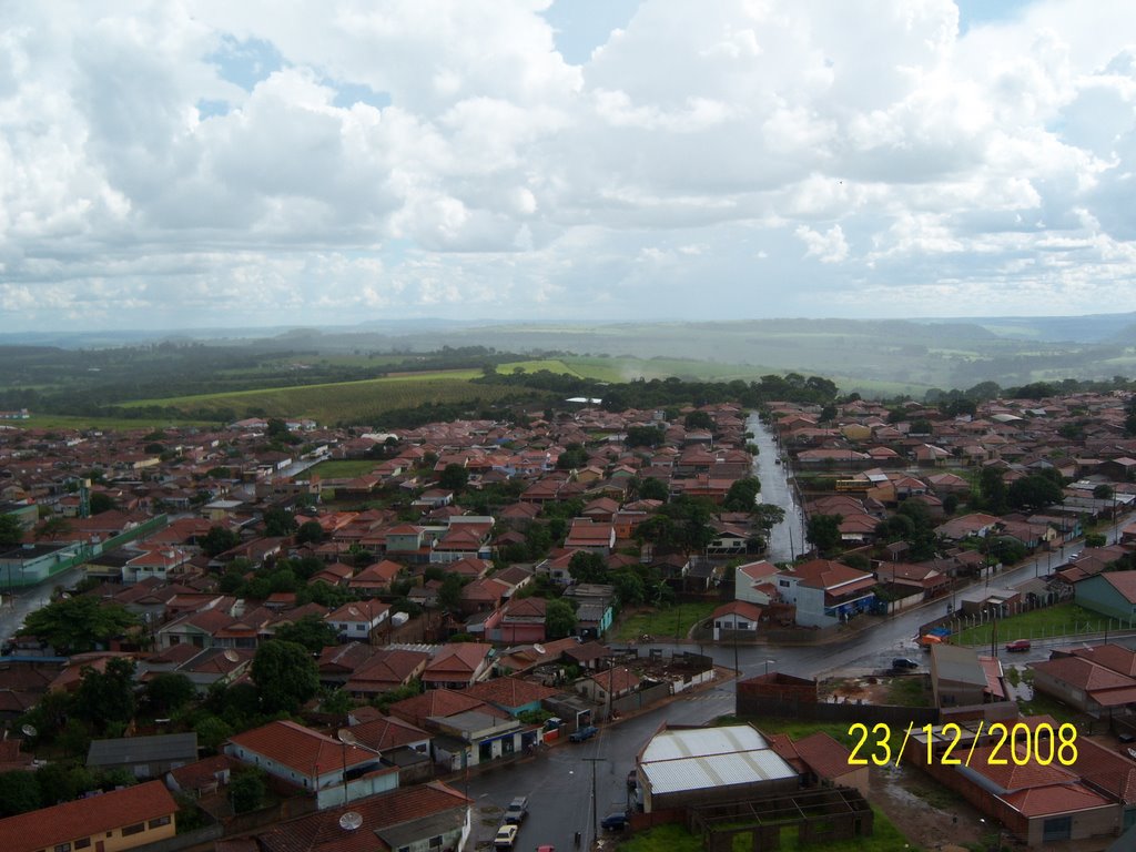 Cajuru vista parcialmente do alto. by Semeão.