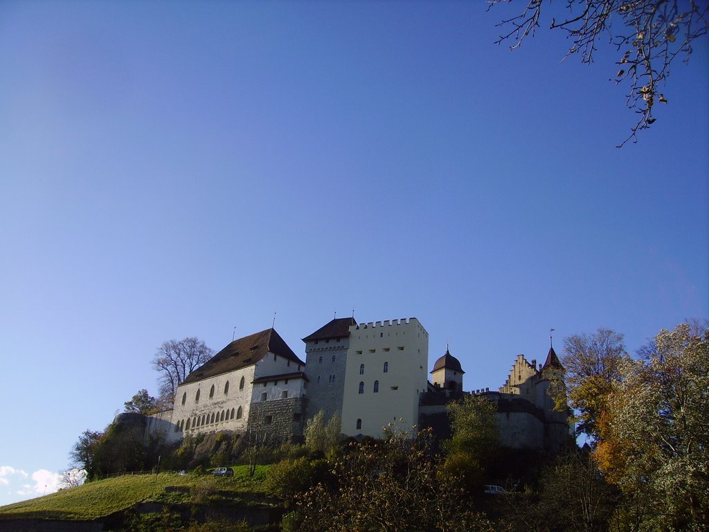 Schloss Lenzburg by rclimber71