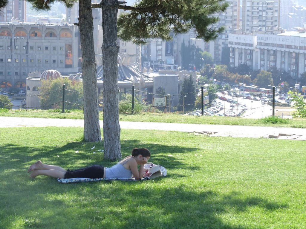 Reading on top of Skopje by padobranec